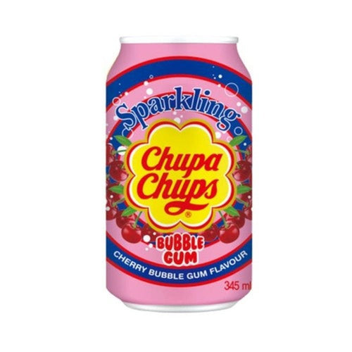 Une canette rose et bleu sur fond blanc avec des cerises tout autour d’un logo jaune et rouge