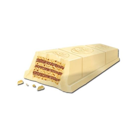 Un biscuit en bâtonnet blanc cassé avec à l’intérieur des traits marrons et beiges. Le tout sur fond blanc