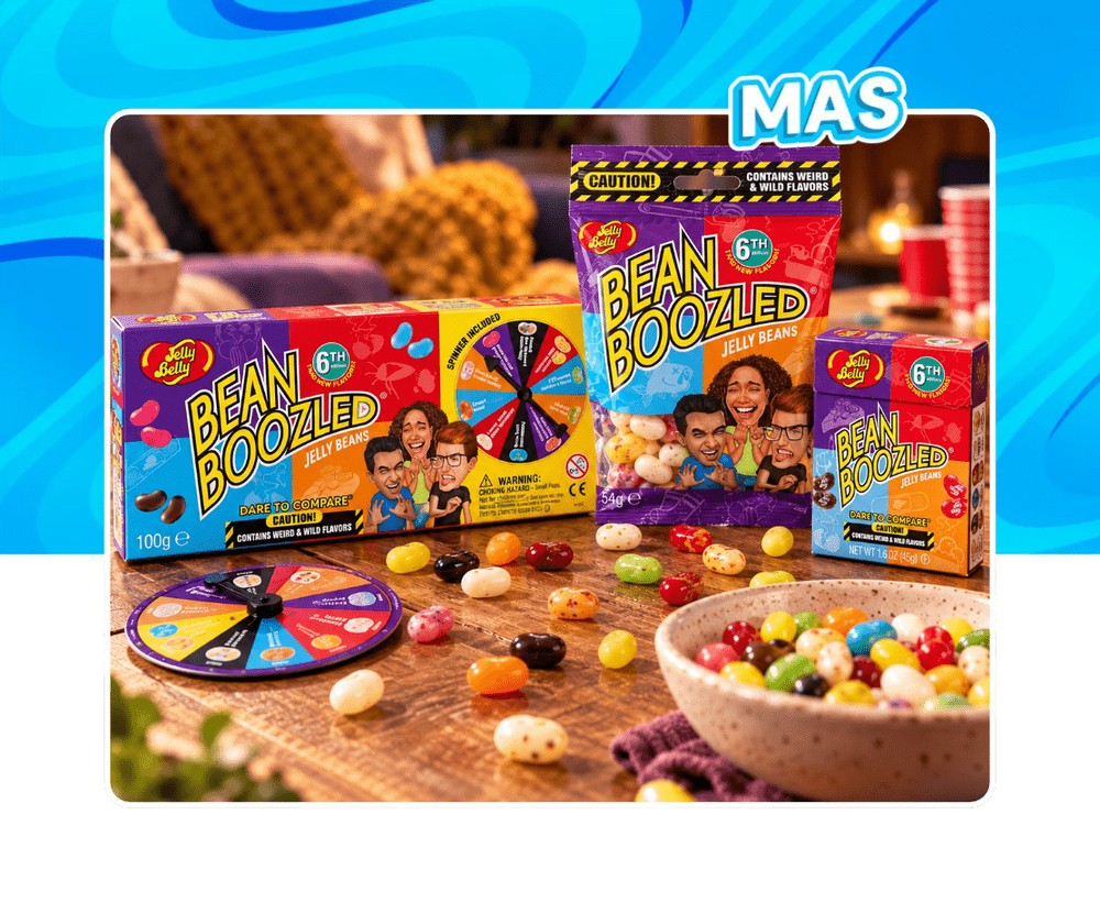 Assortiment Jelly Belly Bean Boozled avec le jeu à roulette 100 g, le sachet 54 g et la petite boîte 45 g, entourés de bonbons colorés.