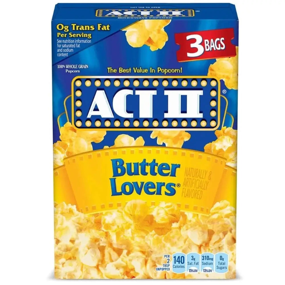 Un paquet bleu sur fond blanc avec des popcorns en bas du paquet. En haut au centre, il est écrit « Act II » avec le 2 en chiffre romain et « Butter » en bleu sur un fond jaune