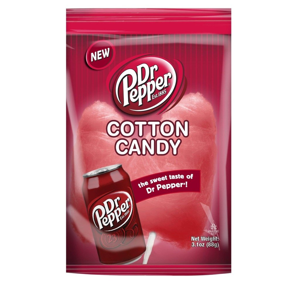 Un emballage rouge sur fond blanc avec 2 barbes à papa rose et une canette rouge avec inscrit Dr Pepper en blanc