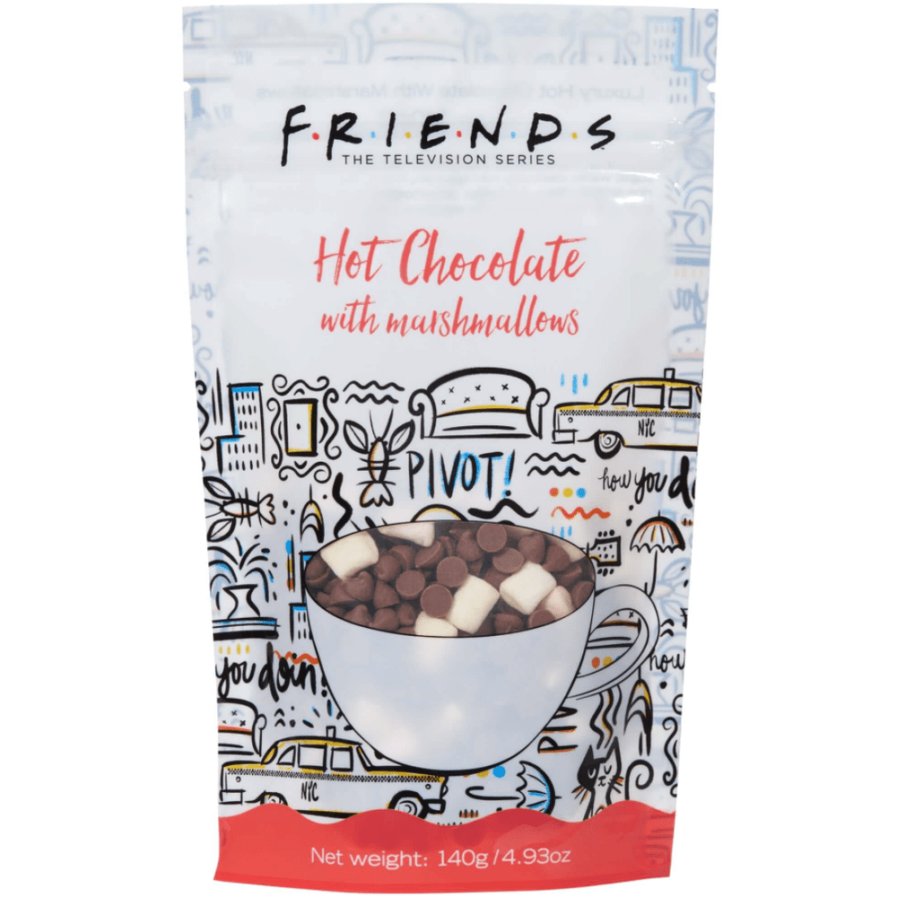 Un emballage blanc refermable avec des motifs noirs, bleu, jaune et orange faisant référence à la série Friends. Au centre, le dessin d’un tasse avec un intérieur transparent qui laisse percevoir des copeaux de chocolat et les marshmallows qu’on retrouve dans le paquet sur fond blanc